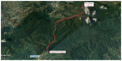 Die Aufstiegsroute durch den Regenwald ist 30 km lang